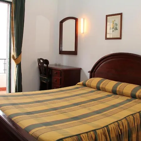 Santo Antonio 3* Santa Cruz - Madeira
